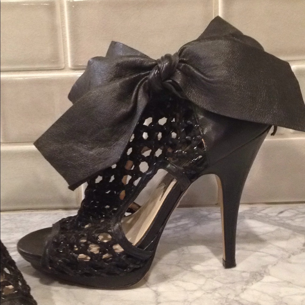 Boutique 9 stiletto cage bow sandals leather black